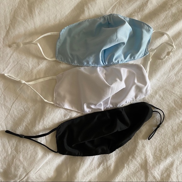 Everything In It’s Lace Face Mask - Picture 4 of 6